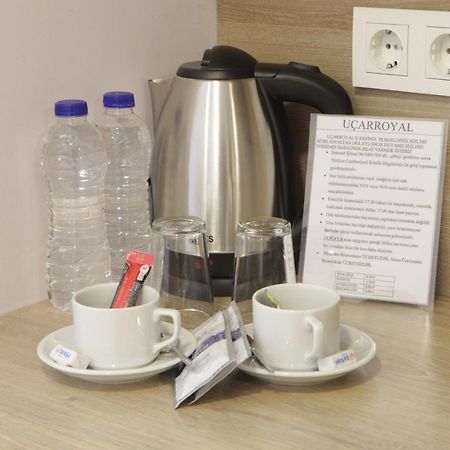 Ucar Royal Hotel Ve Konferans Salonu 아그바 외부 사진