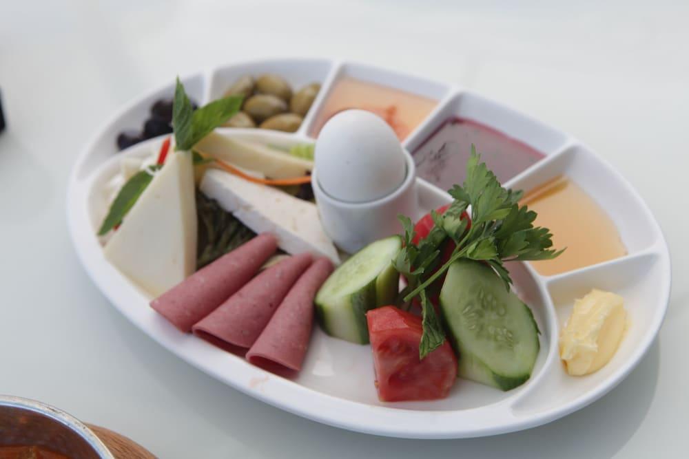 Ucar Royal Hotel Ve Konferans Salonu 아그바 외부 사진