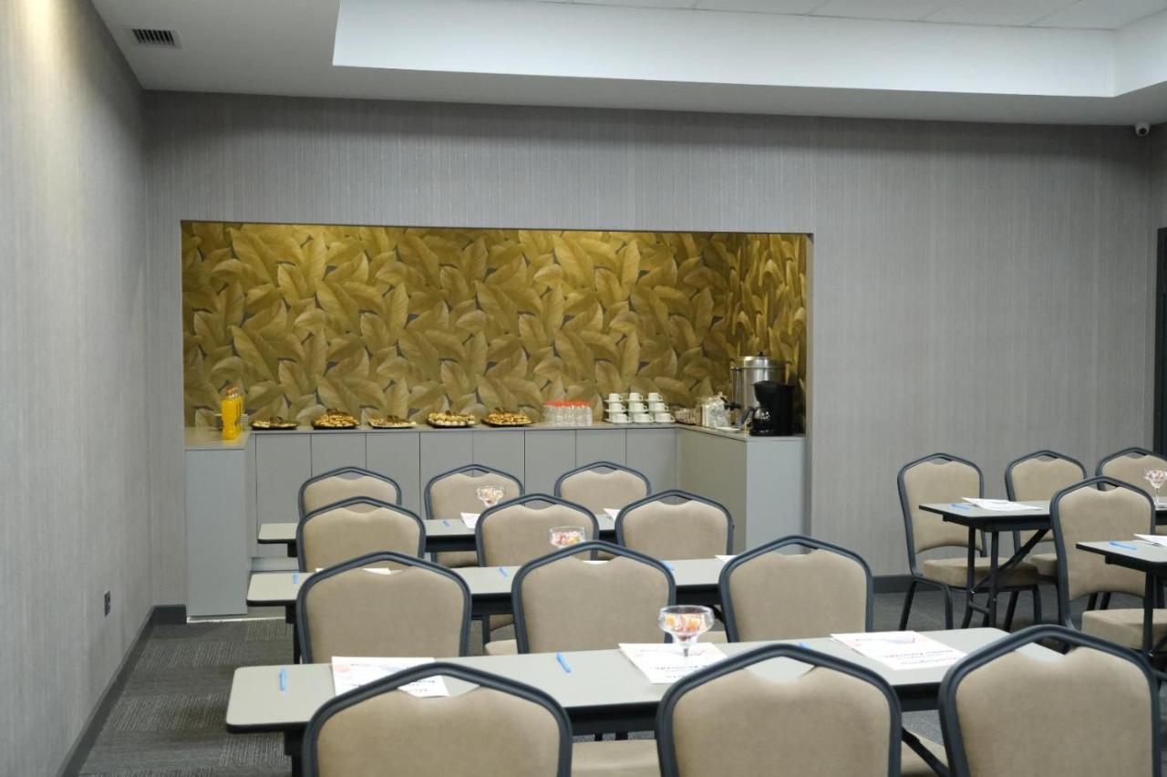 Ucar Royal Hotel Ve Konferans Salonu 아그바 외부 사진